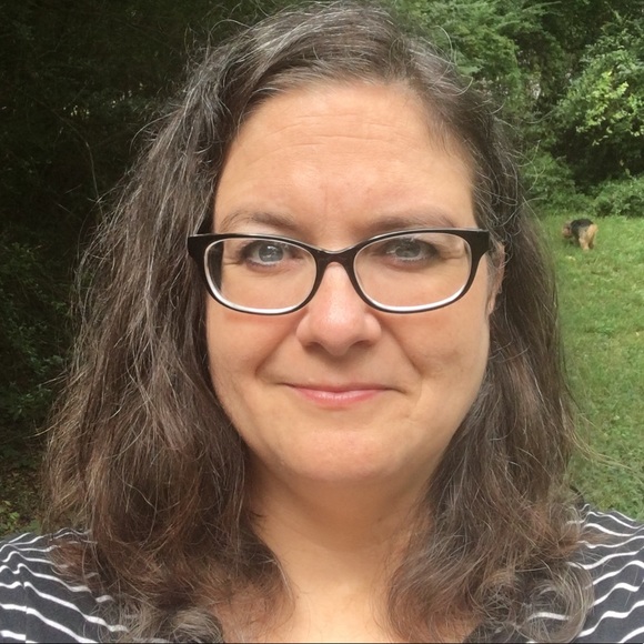 Meet your Posher, Eileen - Picture 1 of 4